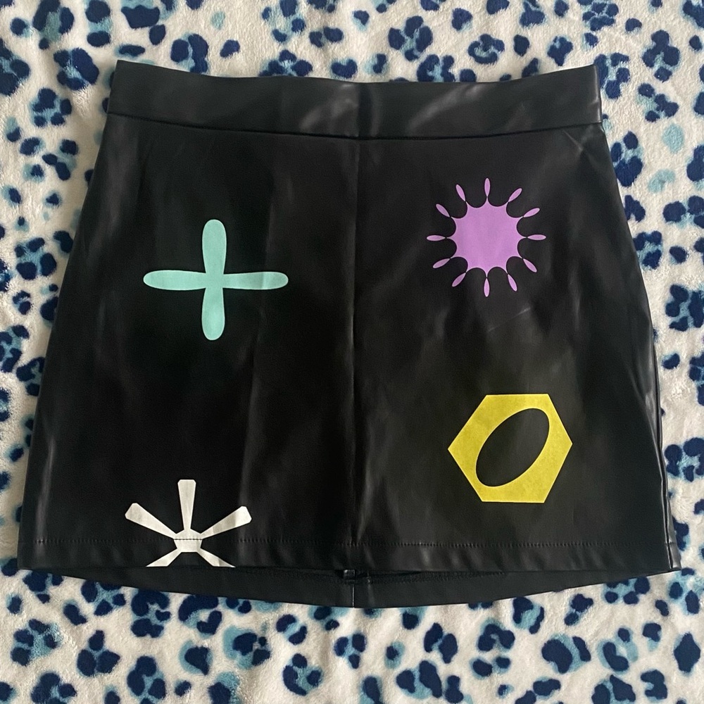 funky pleather mini skirt 💜💫